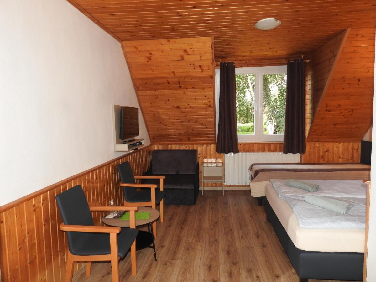 Matraszentimre Panzio Hotel Exterior photo
