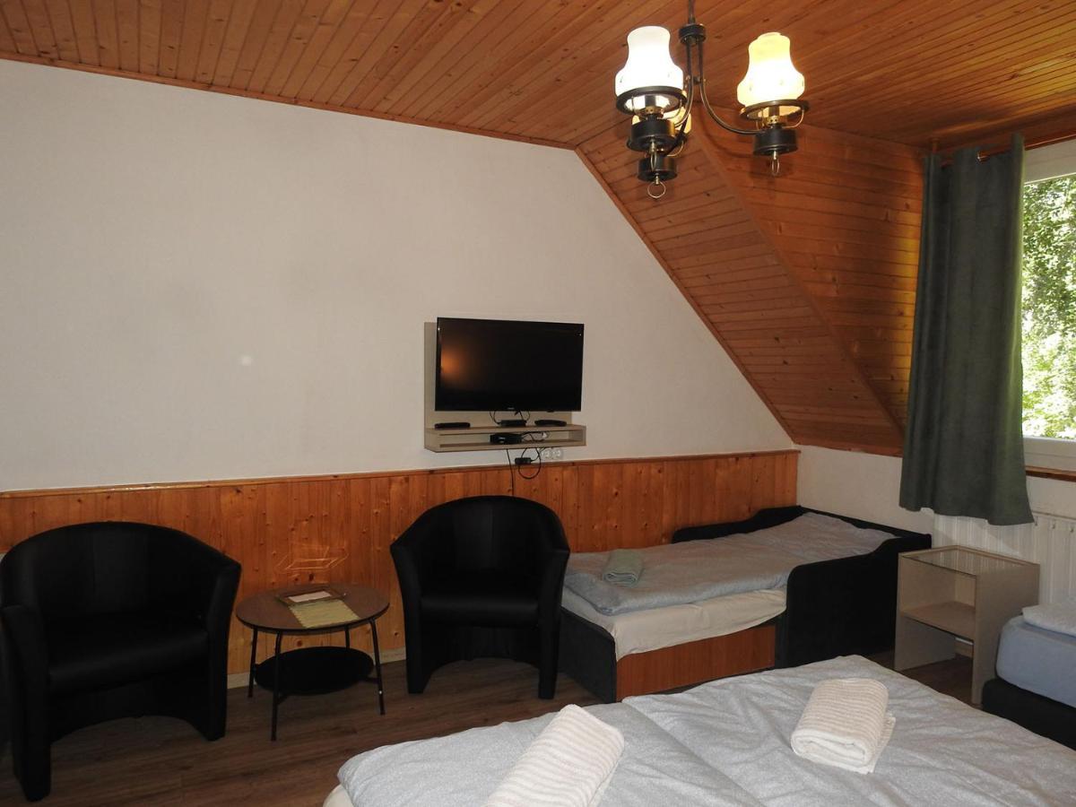 Matraszentimre Panzio Hotel Exterior photo
