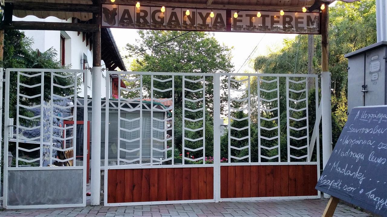 Matraszentimre Panzio Hotel Exterior photo